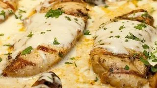 Reteta zilei: Pui cu ciuperci in sos de vin