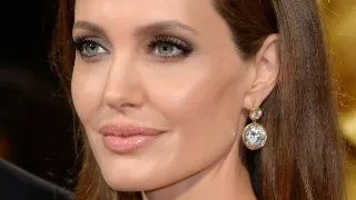Sfaturi de frumusete de la Angelina Jolie. Iata ce face ca sa se mentina in forma!