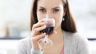 Alcoolul iti strica dintii! Iata de ce!