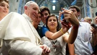 Papa despre smartphone: "Este inutil si ne distrage de la ceea ce e cu adevarat important"