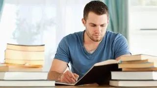 4 lucruri pe care ar trebui sa le ai in CV in ultimul an de facultate