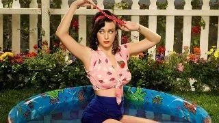 5 accesorii pentru un look retro la moda