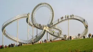 Ti-e frica de senzatiile tari? Ce zici de acest roller-coaster din Germania?