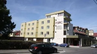 Studentii platesc taxe, profesorii se relaxeaza