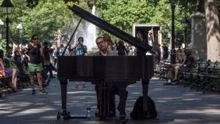 Universitatea Nationala de Muzica sarbatoreste 150 de ani cu un maraton muzical in Cismigiu!