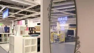 Ti-a spus cineva azi ca esti frumoasa? Daca nu, ai nevoie de oglinda asta!