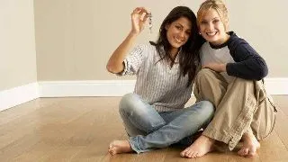 Cele mai bune motive pentru a avea o colega de apartament!