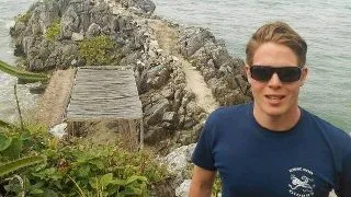 Un tanar din Canada ofera o calatorie gratuita in jurul lumii unei fete. Iata conditiile!