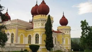 Travel: Viziteaza Castelul Bethlen din Arcalia!
