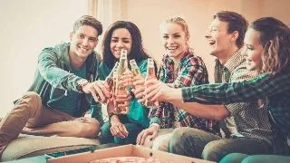 Esti student si iti place berea? Prinde bursa de cercetare privind consumul de bere