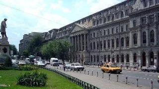 Studentii de la Limbi Straine au primit din nou caldura in salile de curs