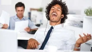 E bine sa ascultam muzica la serviciu? Afla parerea stiintei!
