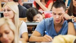 Vrei sa nu iti mai enervezi profesorii? Nu mai face aceste lucruri!