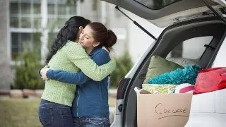 5 motive pentru care merita din plin sa mergi la o facultate cat mai departe de casa!