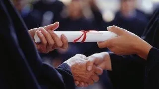 Drumul spre succes poate incepe la SNSPA. Iata cu ce absolventi se mandreste SNSPA in ultimii ani!