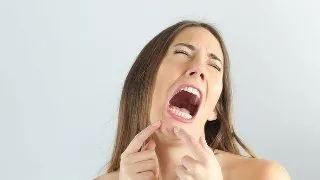 Crema minune care te scapa de cosuri. Este naturala si poate fi facuta in casa!