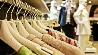 Ghidul studentului care se pregateste de vacanta. Cum te imbraci bine cu bani putini