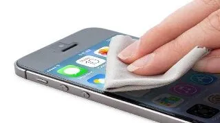 5 greseli pe care le faci cand iti cureti gadgeturile