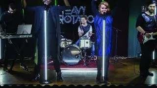 Heavy Rotation canta in premiera, la Music Club