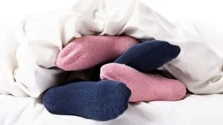 Dormi cu sosete in picioare? Medicii trag un semnal de alarma!