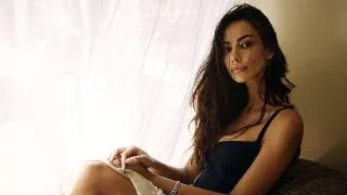 M?d?lina Ghenea a fost fotografiat? goal?, iar imaginea cu ea a devenit viral pe internet