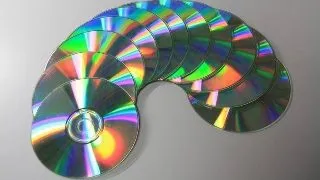 Nu o sa-ti vina sa crezi ce a putut sa creeze acest barbat din mai multe CD-uri vechi