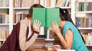Viata de student - Iata TOT ce trebuie sa stii despre dragoste, sex si romantism in facultate!