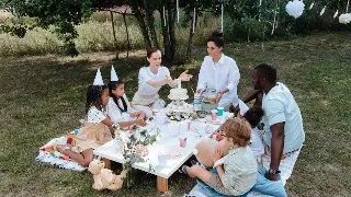 Cum alegi un tort pentru petrecerea ta care sa fie pe gustul tuturor? Descopera 5 idei care sa te inspire