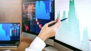Esti student si vrei sa intelegi procesul de tranzactionare la bursa?