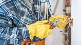 Paradox la Bursa locurilor de munca: se cauta meseriasi, dar Romania scoate someri cu diploma