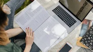Student in 2022. Universitatile performante din Romania.