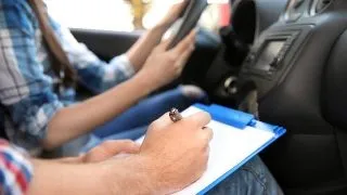 Trucurile care te ajuta sa te pregatesti pentru examenul auto