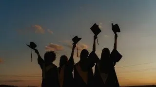 Romania, in paralel: doar 16% dintre romani au absolvit o facultate, peste 40% au un nivel scazut de educatie