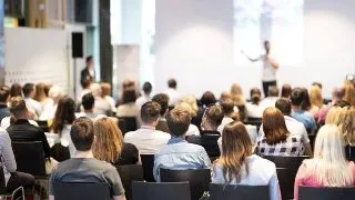 Business talk. Unde vorbesti despre afacerea ta si ce spui?