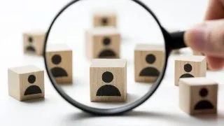 Sectoarele economiei cu cea mai mare rata a locurilor de munca vacante in 2023. Judetele cu cele mai multe angajari.