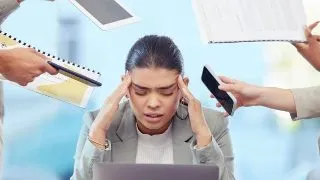 Cum spui NU politicos la job? 4 recomandari utile pentru relatia cu seful sau colegii!