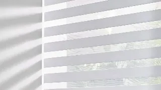 Jaluzele Verticale - Solutia Ideala pentru Geamurile Mari si Usi Glisante