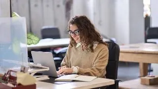 Patru moduri prin care stilul de lucru al tinerilor din generatia Z poate transforma viitorul domeniului profesional