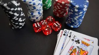 Ascensiunea Cazinourilor Online: Cum Tehnologia Schimba Peisajul Jocurilor de Noroc