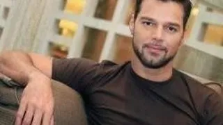 SOCANT! RICKY MARTIN ARE UN COPIL SECRET