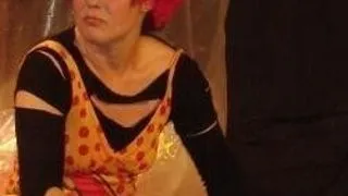 'ALICE VA ASTEAPTA IN POD(U)'