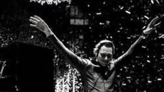 VOTATI REMIXUL PIESEI "CARPE NOCTUM" - TIESTO