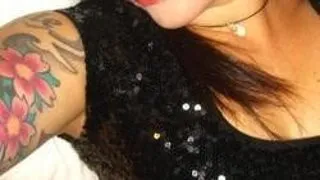 MISS KITTIN SI CUTIA CU LILIECI