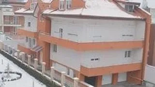 DILEMA CREDITULUI DE CASA : LEI SAU VALUTA ?