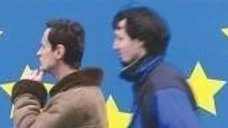 STAGIARII UE POT CASTIGA INTRE 800 SI 950 DE EURO PE LUNA CA SA INVETE
