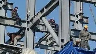 IN CONSTRUCTII LIPSESC 170.000 DE MUNCITORI
