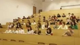 MINIMUM 8 ORE DE CURSURI, ZILNIC, PENTRU STUDENTI