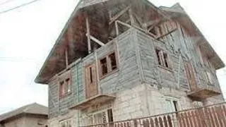 RAZBOIUL VILELOR : CASA MUZEU VS CASA MODERNA