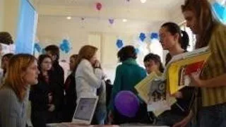 INSISTENTA PE CULTURA LA TARGUL EDUCATIEI
