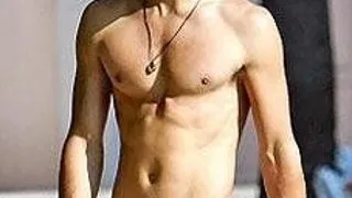 JARED LETO IN SCAUN CU ROTILE DIN CAUZA ROLULUI JUCAT IN 'CHAPTER 27'
